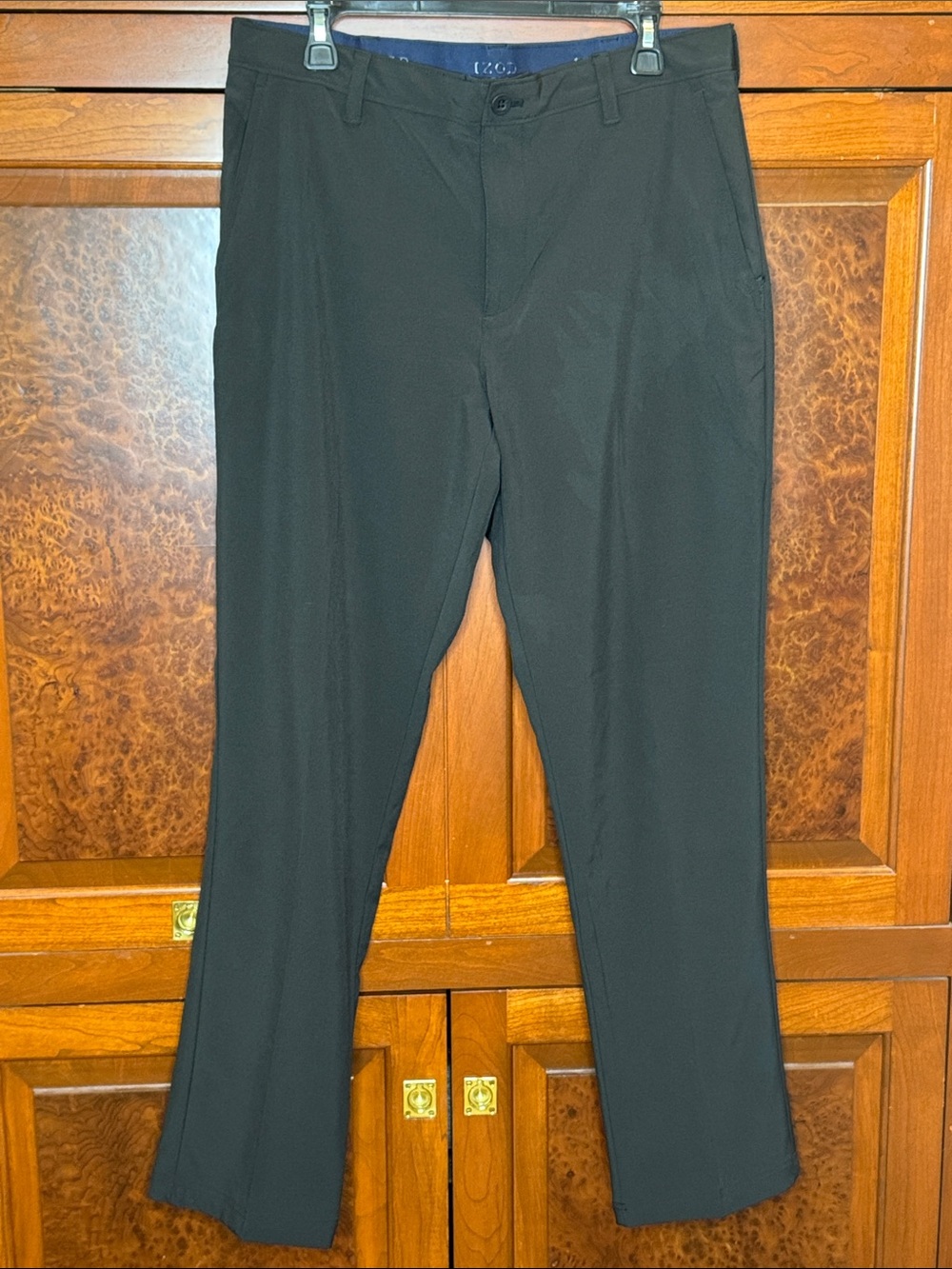 Men's Izod Black golf Pants new without tags, worn once, 34X 32